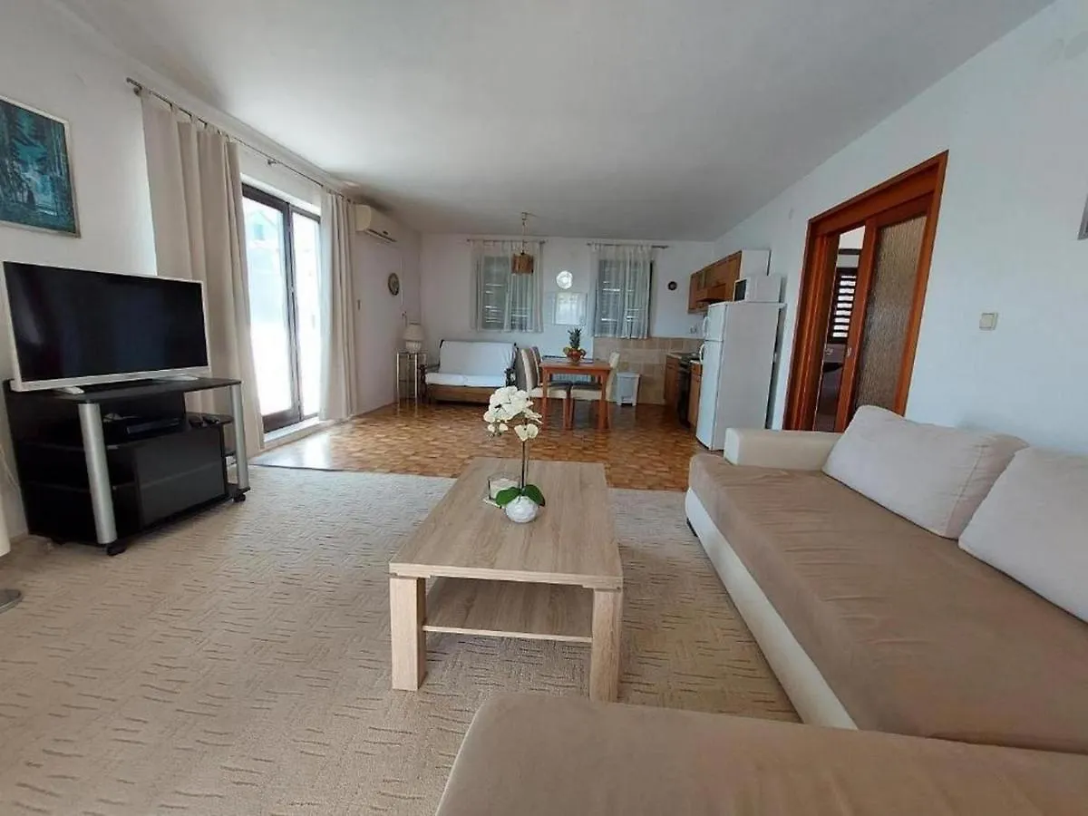 Apartments With A Parking Space Nska, Krk - 21669 Malinska