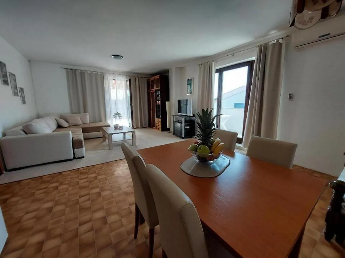 Apartments With A Parking Space Nska, Krk - 21669 Malinska